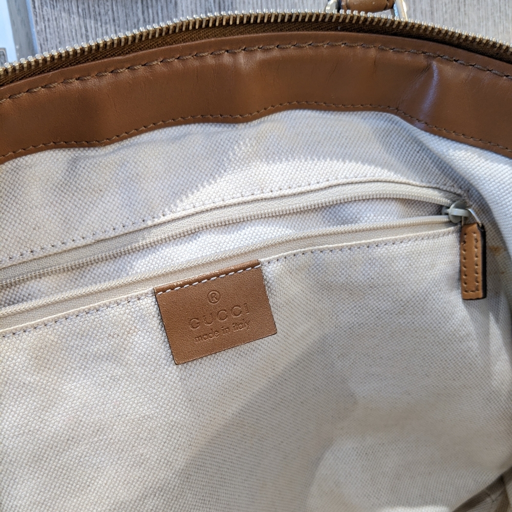Gucci: Denim Sukey Monogram GG Logo Keychain Shoulder Bag - Picture 16 of 17